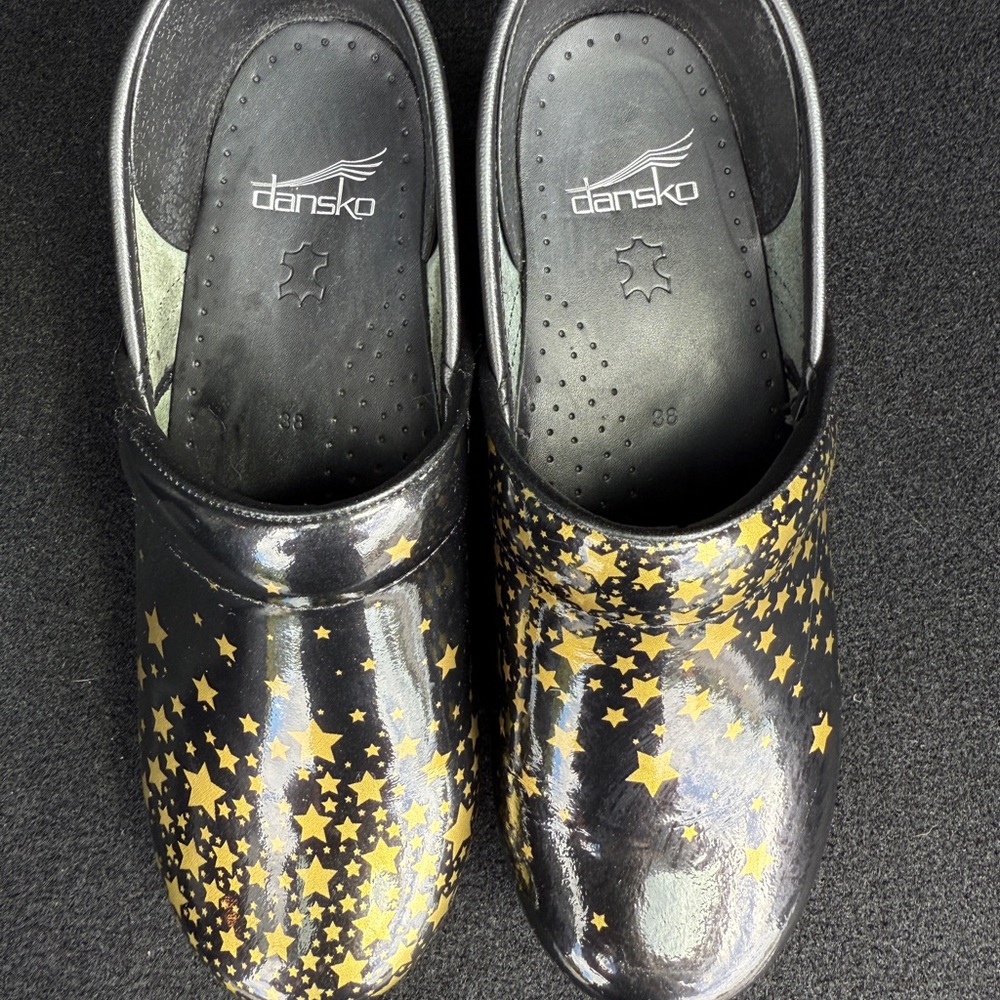 Dansko Women Kids Black and Gold Starry Slippers Clogs Nursing BNWT SIZE 38